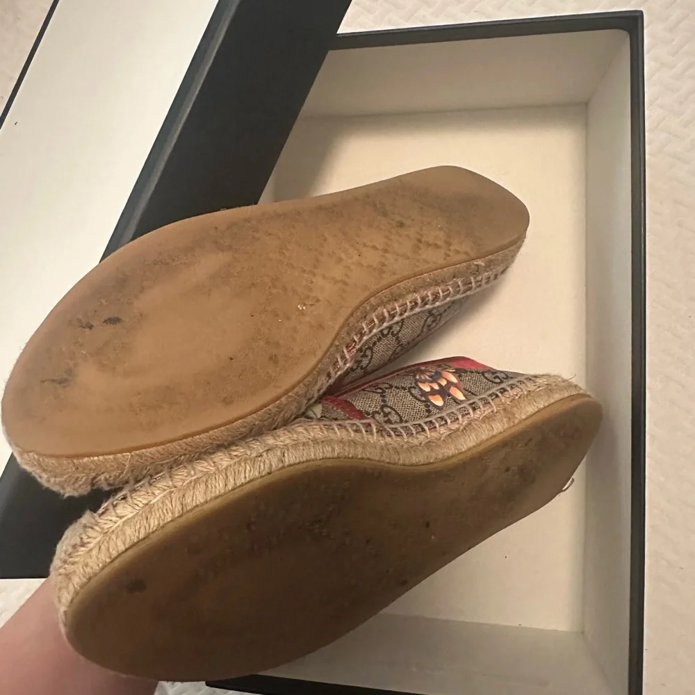 Gucci Women's Espadrilles - Red and Green GG Supreme Size 8.5
